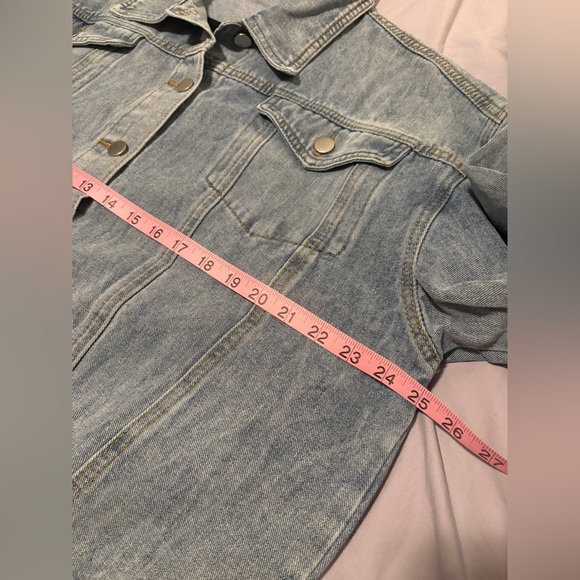 Women’s Distressed Denim Jacket - Picture 5 of 7